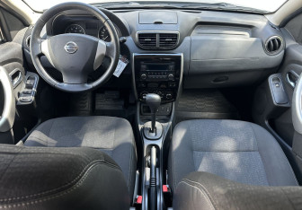 Подержанный автомобиль Nissan Terrano 2015 года (11 фото)