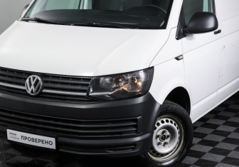 Подержанный автомобиль Volkswagen Transporter Van 2018 года (18 фото)