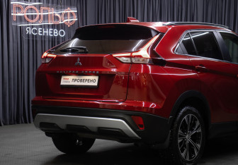 Подержанный автомобиль Mitsubishi Eclipse Cross 2021 года (21 фото)