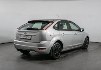 Подержанный автомобиль Ford Focus Hatchback 2011 года (5 фото)