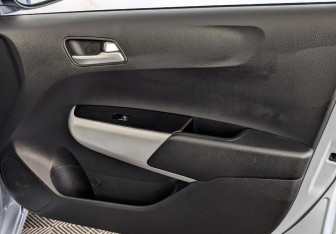 Подержанный автомобиль Kia Picanto 2020 года (25 фото)