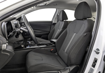 Подержанный автомобиль Hyundai Elantra Sedan 2022 года (20 фото)