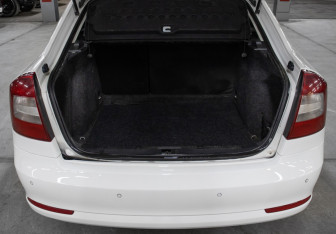 Подержанный автомобиль Skoda Octavia Liftback 2013 года (10 фото)