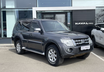 Подержанный автомобиль Mitsubishi Pajero 2012 года (3 фото)