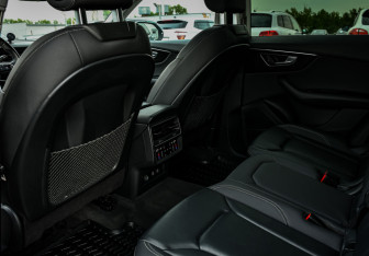 Подержанный автомобиль Audi Q8 2019 года (13 фото)