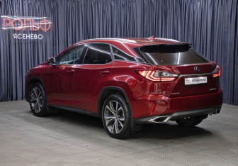 Подержанный автомобиль Lexus RX 2018 года (7 фото)