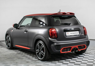 Подержанный автомобиль MINI Hatch 2020 года (7 фото)