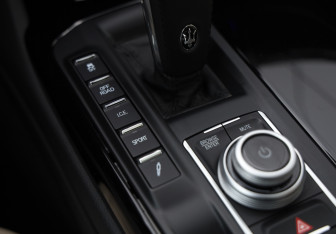 Подержанный автомобиль Maserati Levante 2022 года (20 фото)