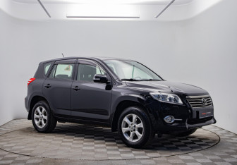 Подержанный автомобиль Toyota RAV4 2011 года (3 фото)
