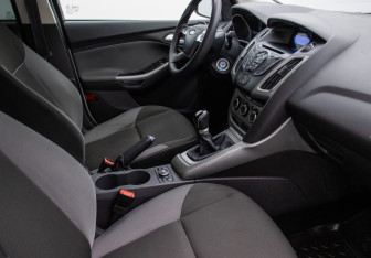 Подержанный автомобиль Ford Focus Sedan 2011 года (16 фото)