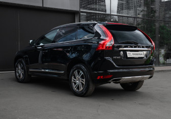 Подержанный автомобиль Volvo XC60 2015 года (6 фото)