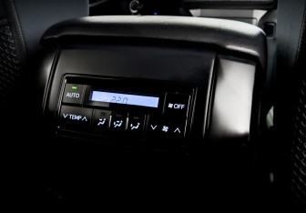 Подержанный автомобиль Toyota Land Cruiser Prado 2021 года (30 фото)