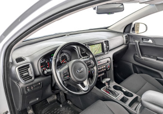 Подержанный автомобиль Kia Sportage 2017 года (16 фото)