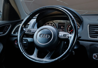 Подержанный автомобиль Audi Q3 2016 года (20 фото)