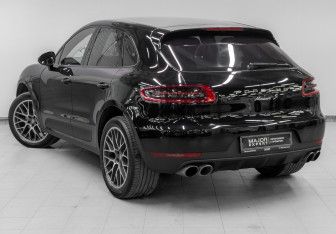 Подержанный автомобиль Porsche Macan 2015 года (7 фото)
