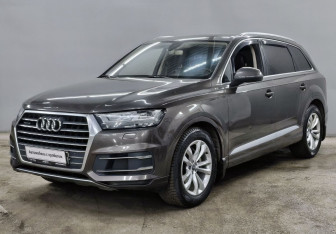 Подержанный автомобиль Audi Q7 2015 года (1 фото)