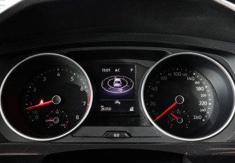 Подержанный автомобиль Volkswagen Tiguan 2021 года (11 фото)