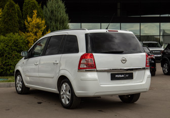 Подержанный автомобиль Opel Zafira Compactvan 2013 года (5 фото)