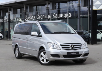 Подержанный автомобиль Mercedes-Benz Viano 2010 года (17 фото)