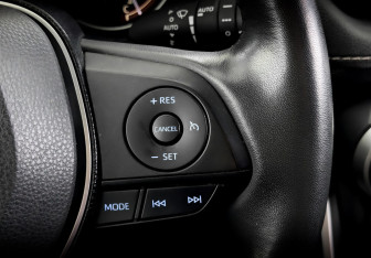 Подержанный автомобиль Toyota RAV4 2021 года (28 фото)