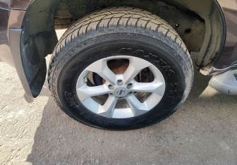 Подержанный автомобиль Nissan Pathfinder 2012 года (12 фото)