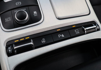 Подержанный автомобиль Kia Stinger 2018 года (22 фото)
