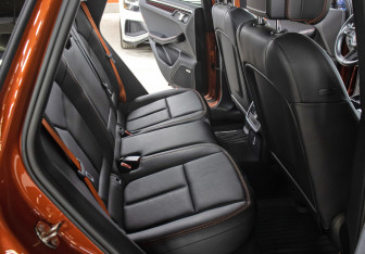 Подержанный автомобиль Porsche Macan 2021 года (12 фото)