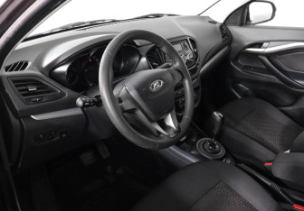 Подержанный автомобиль LADA (ВАЗ) Vesta Sedan 2017 года (9 фото)