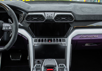 Подержанный автомобиль Lamborghini Urus 2020 года (13 фото)