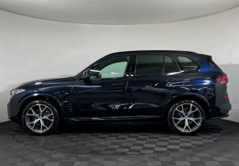 Подержанный автомобиль BMW X5 2025 года (5 фото)