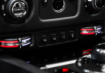 Подержанный автомобиль Rolls-Royce Wraith 2018 года (47 фото)