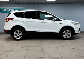 Подержанный автомобиль Ford Kuga 2013 года (4 фото)