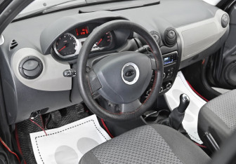 Подержанный автомобиль LADA (ВАЗ) Largus Wagon 2015 года (7 фото)