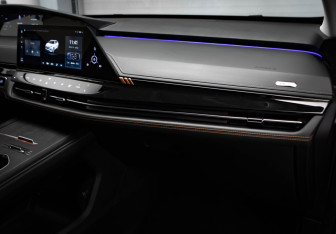 Подержанный автомобиль Changan UNI-K 2024 года (29 фото)