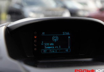 Подержанный автомобиль Ford Kuga 2014 года (16 фото)