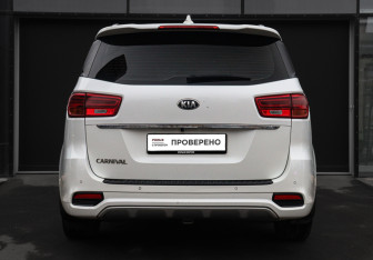 Подержанный автомобиль Kia Carnival 2018 года (6 фото)