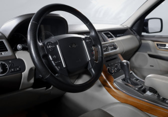 Подержанный автомобиль Land Rover Range Rover Sport 2011 года (14 фото)