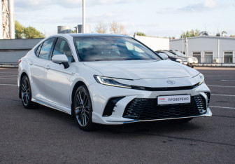 Новый Toyota Camry Sedan 2024 (3 фото)