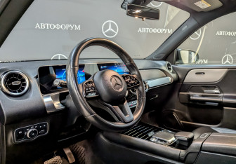 Подержанный автомобиль Mercedes-Benz GLB 2020 года (16 фото)