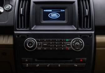 Подержанный автомобиль Land Rover Freelander 2013 года (14 фото)