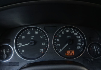 Подержанный автомобиль Opel Astra Wagon 2003 года (21 фото)