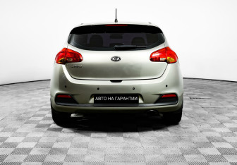 Подержанный автомобиль Kia Ceed Hatchback 2014 года (6 фото)