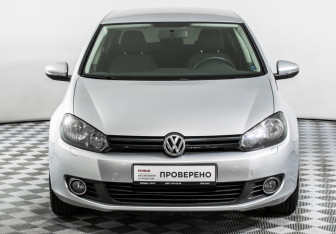 Подержанный автомобиль Volkswagen Golf Hatchback 2011 года (2 фото)