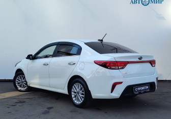 Подержанный автомобиль Kia Rio Sedan 2017 года (6 фото)
