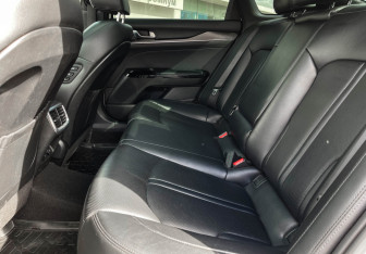 Подержанный автомобиль Kia K5 2021 года (10 фото)