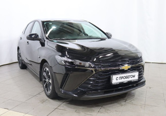 Подержанный автомобиль Chevrolet Monza 2023 года (3 фото)