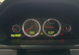Подержанный автомобиль Volvo XC90 2008 года (15 фото)