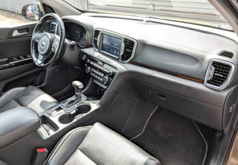 Подержанный автомобиль Kia Sportage 2017 года (11 фото)