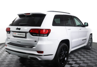 Подержанный автомобиль Jeep Grand Cherokee 2021 года (5 фото)