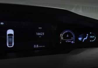 Подержанный автомобиль Changan UNI-V 2023 года (13 фото)